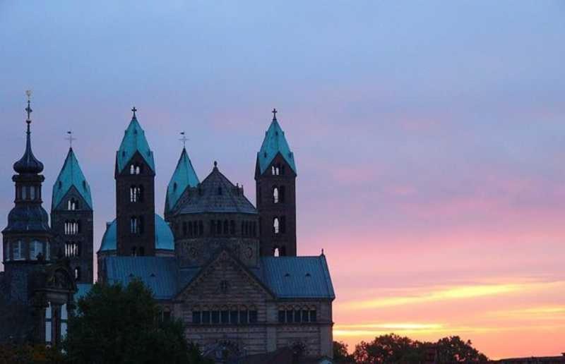 Ferienwohnungen Domblick Mit Historischem Innenhof Speyer Exterior foto